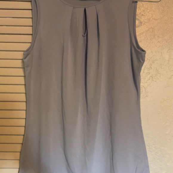 Tops - Picture 2 of 6